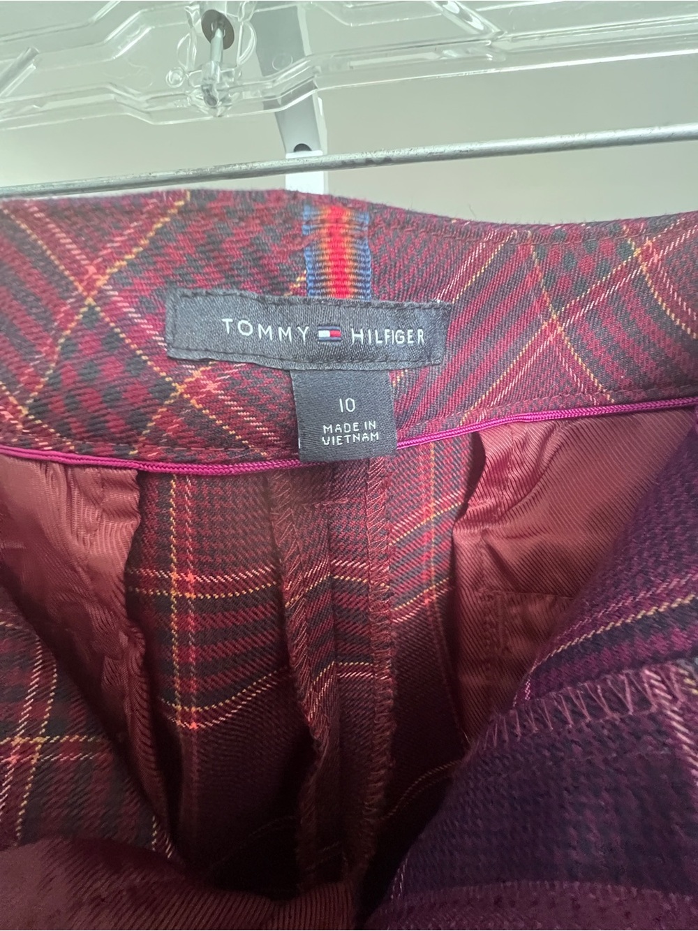 Tommy Hilfiger Plaid Preppy Hipster Pants Office School Holiday Burgundy SZ 10 - Picture 7 of 8